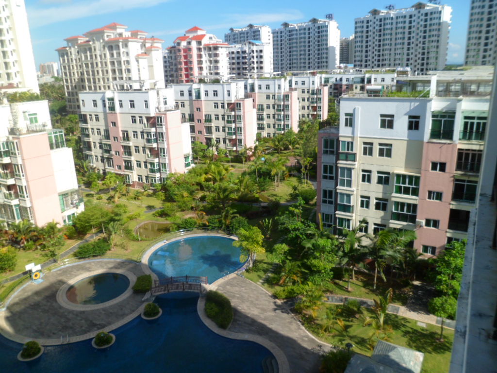 琼海市唯一 一楼带院子多层休闲小区.